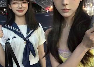 学妹加速跑 - 可爱笑笑的内衣全套写真，让你心动不已，赶紧来下载！