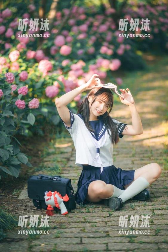 微密圈 - 宸大小姐的护士写真作品在线上线，带你进入充满梦幻的护理世界！