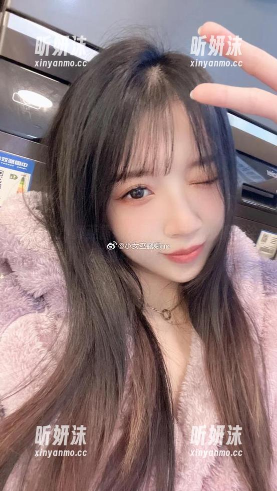 小女巫露娜 更新!小女巫露娜写真集,牛仔小裤裤诠释别样的少女心