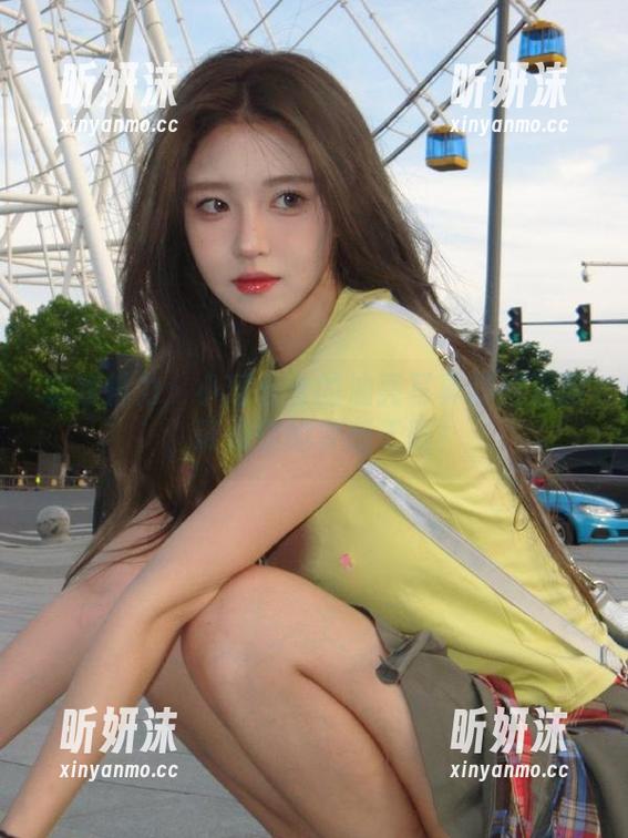 极致魅力：小瑶幺幺的油亮写真套图资源，释放你的灵感无限！
