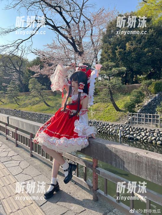 小野寺地瓜和服图集更新，记录下她瞬间的优雅与风华