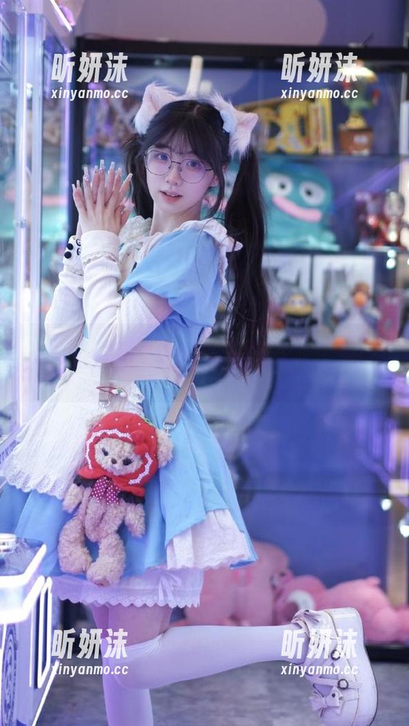 最新图册来袭：少女秩序白丝T恤，尽展少女的魅力与青春！