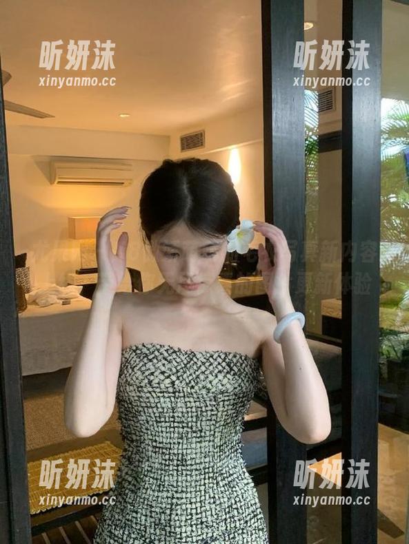 尤果网-K8傲娇萌萌 尤果网 - K8傲娇萌萌的毛衣写真新内容上线,带给你无尽惊喜的图片更新体验