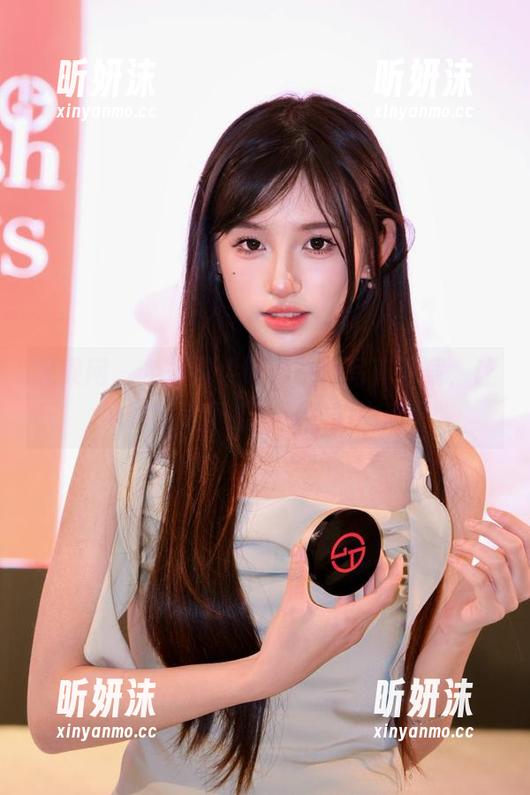 尤果网-叶希 尤果网 - 免费提供叶希白色写真下载,让她的纯美风范陪伴你的生活!