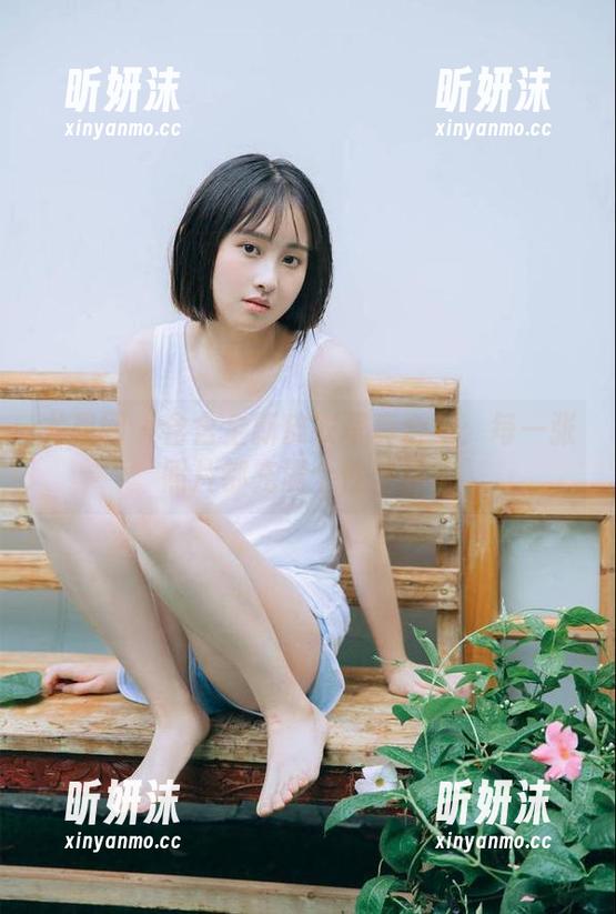 尤果网 - 含含全新皮衣写真合集：每一张照片都充满个性与风格