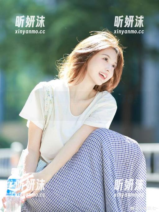 尤果网-小潘鼠 尤果网 - 小潘鼠的全套写真:让你看到女孩不为人知的另一面