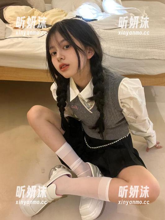 尤果网 - 杨果果女王写真合集，在线体验美丽与自信的完美融合