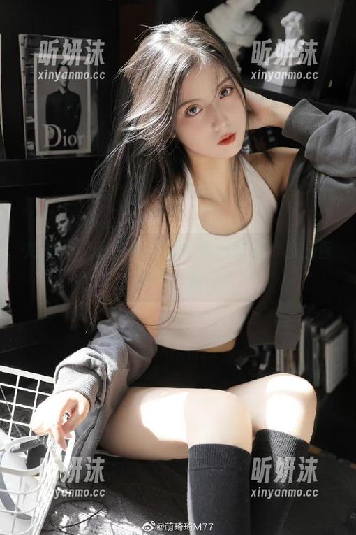 尤果网 - 畅享栗子校服美图图包，校园青春尽在一瞬间！