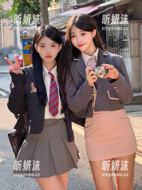 尤果网 - 绮里嘉私拍短裙艺术，精美图片诠释女性的优雅与自信