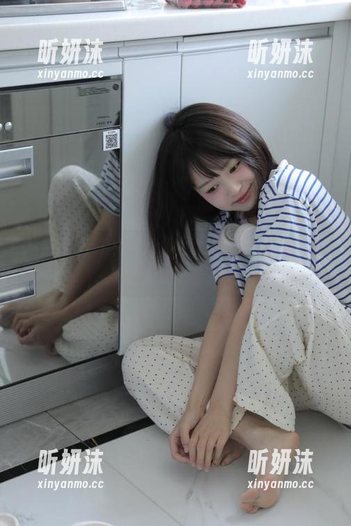 尤果网-许文婷 尤果网 - 许文婷泳池福利图集,感受轻盈与活力的完美结合