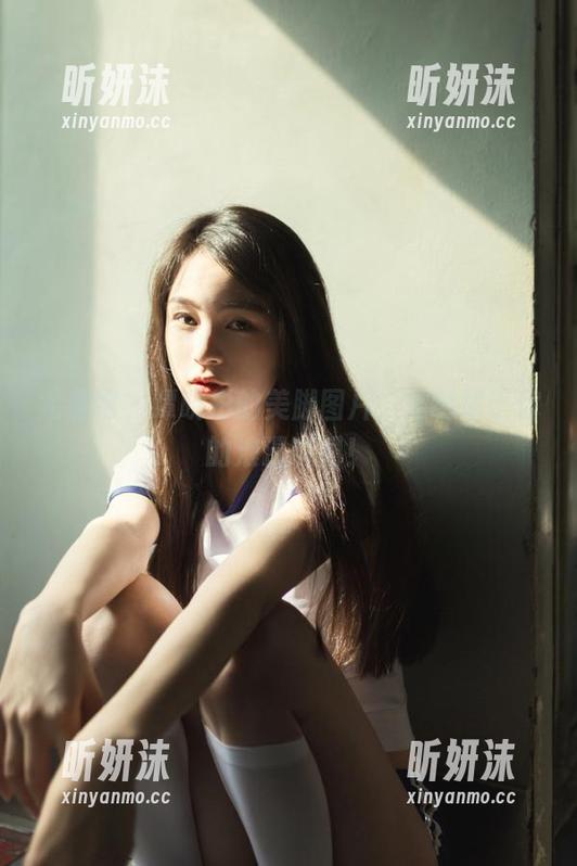 尤果网 - 谭晓彤的美脚图片，定制属于你的浪漫瞬间！