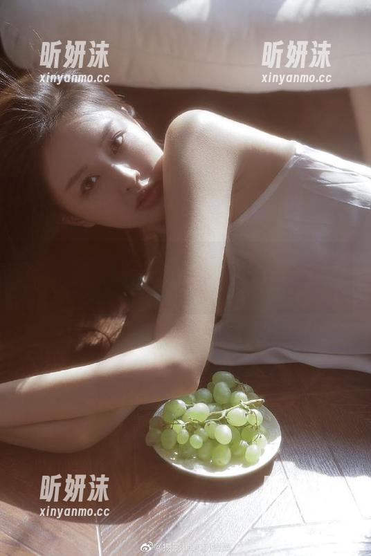 尤物馆-木木hanna 尤物馆 - 探索“木木hanna棉袜”写真图集,免费下载,感受舒适与时尚
