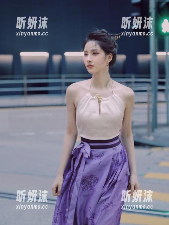 尤蜜荟-蛋蛋_egg 尤蜜荟 - 最新更新:蛋蛋_egg长腿写真合集,展现优雅与自信的完美姿态