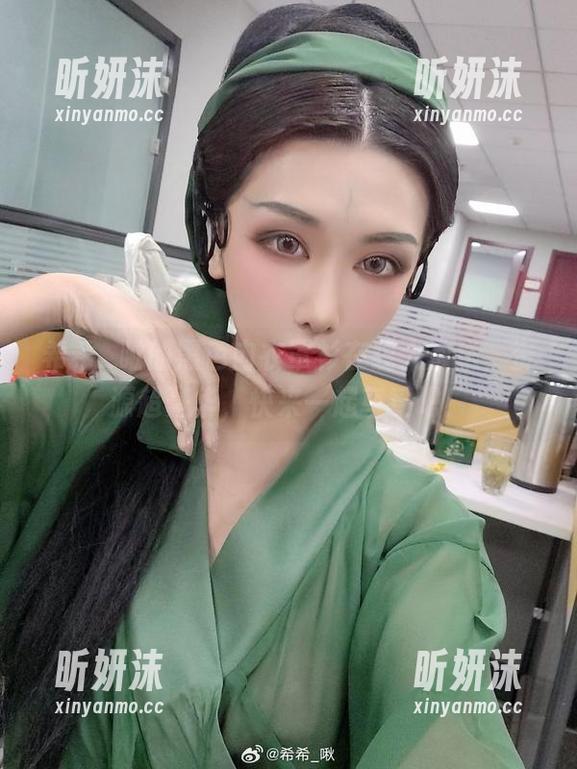 希希_啾的黑色内衣罩衫在线大放送，资源超豪华，快来一起享受吧！