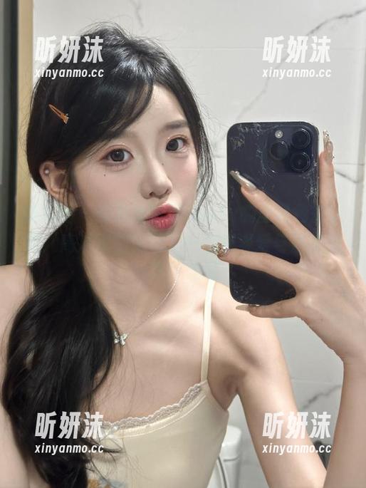 徐莉芝Booty 微密圈 - 探索徐莉芝Booty的圣诞色彩之旅:高清原图记录下一个充满爱与温情的节日气息