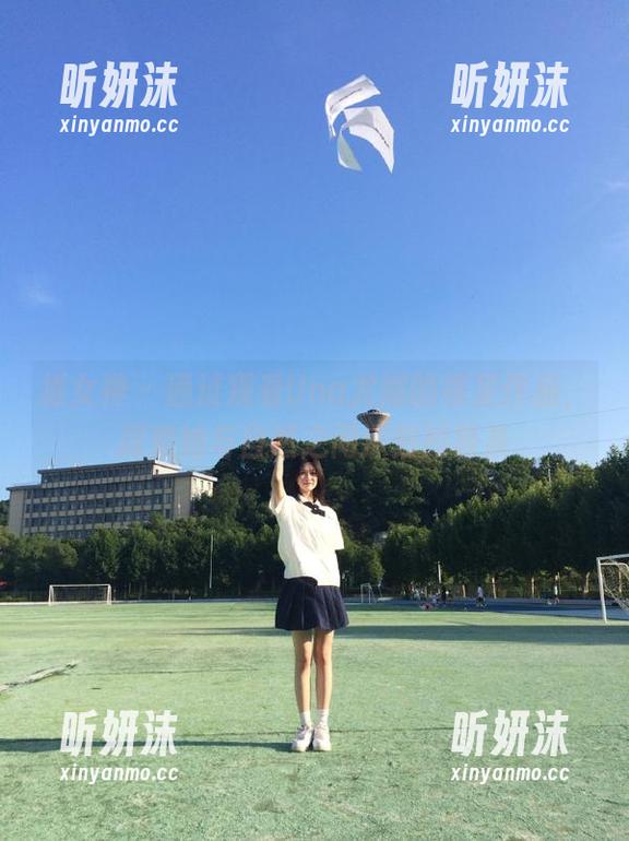 推女神 - 通过观看Una尤娜的裸足作品，探索她与自然之间深刻的联系