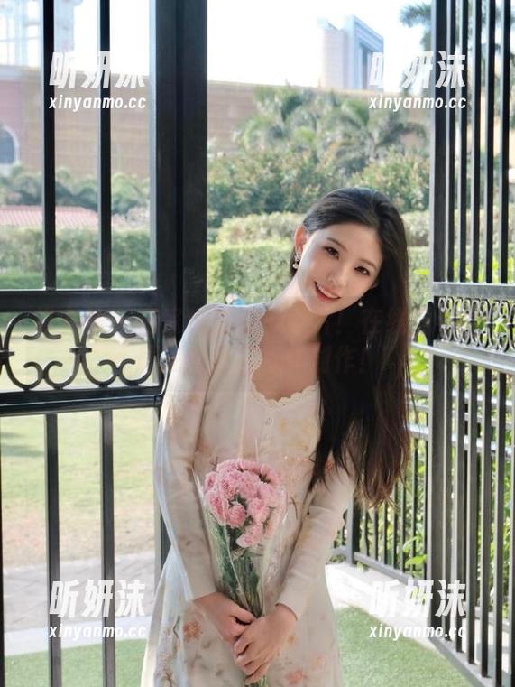 推女神-何晨曦 推女神 - 在家也能拥有大片!在线看看何晨曦的居家写真创作!