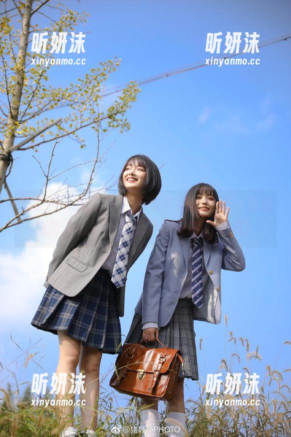推女神 - 艾小青空姐写真图包上线，超值免费下载，快来感受空中时尚之美！