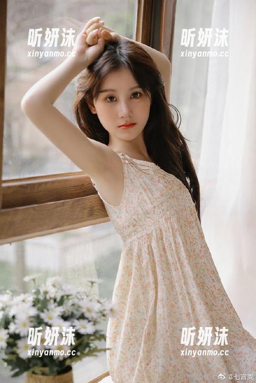 推女神 - 颜美汐赞美冬日：圣诞主题写真图包带来温暖气息