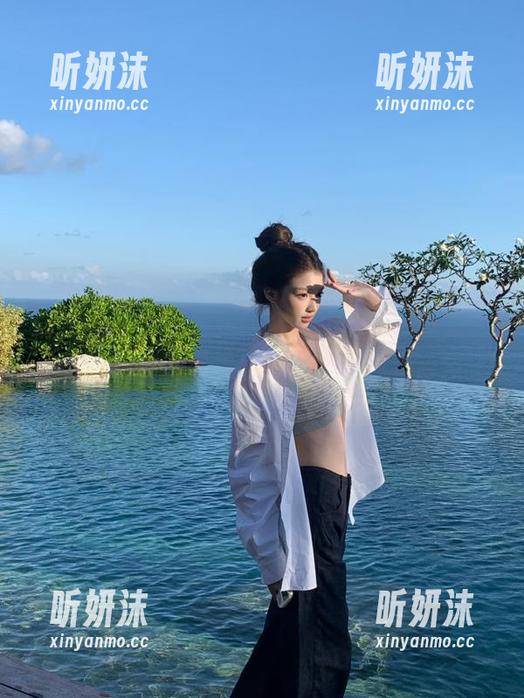 微密圈 - 全新视角的艺术体验：无欲无求的推土君性感学妹写真作品精彩合集