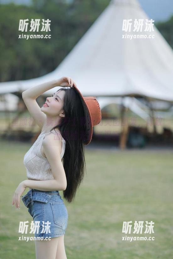 星颜社-袁圆 星颜社 - 妩媚护士袁圆的美图图集,释放出爱的光芒与温暖