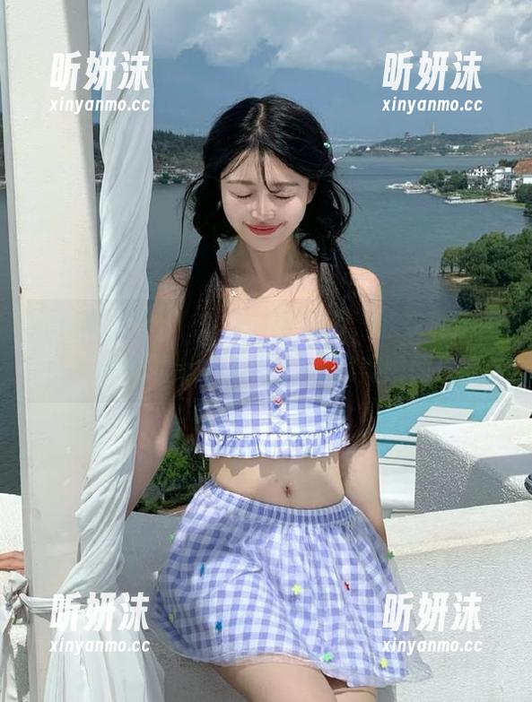 与普美Bomi(보미)一同畅游，泳衣私房图包中尽显优雅与性感的完美瞬间！