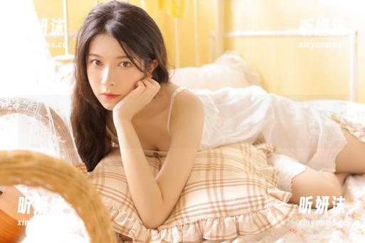 微密圈 - 果儿Victoria的泳衣精选作品集：透视她的夏日风情与活力