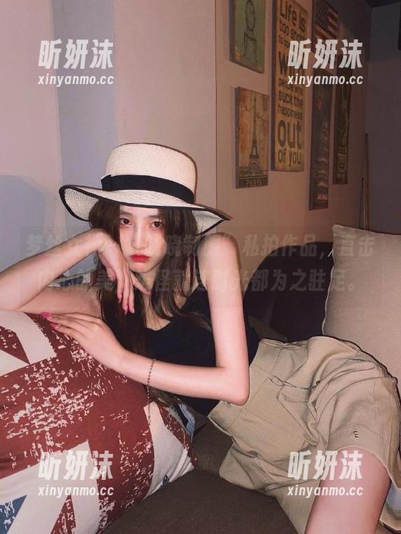 梦丝女神 - “晓晓制服”私拍作品，直击内心的美，难怪就连时光都为之驻足。