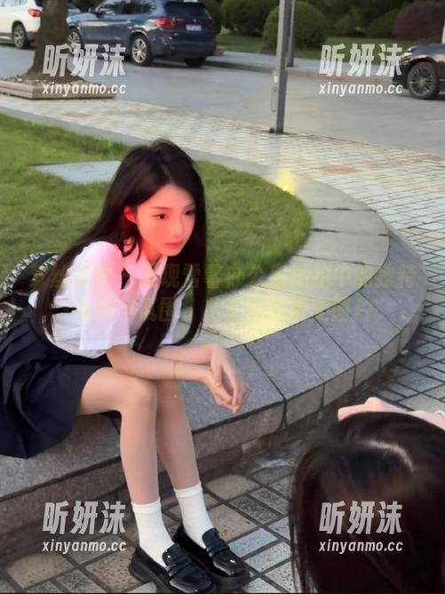 梦丝女神 - 发现雪馨办公室私拍中的独特风格与氛围，尽享多款精美图片