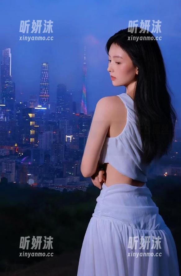 这不是普通图包！森萝财团全新天台黑丝水手服合集，欢笑与诱惑并存！