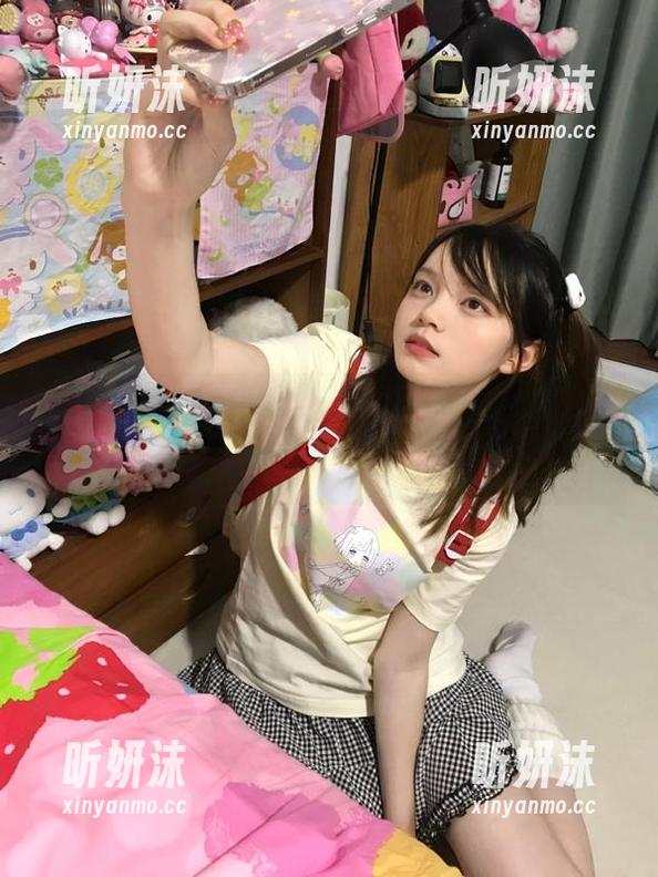 黑丝亮皮的诱惑，森萝财团的最新作品更新，超短裙等你来欣赏！
