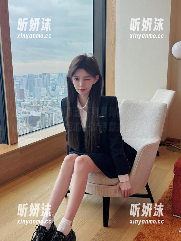 森萝财团 品味森萝财团晴涩系列写真图册,每一幅都是对青春岁月的一次诗意描绘与回顾。