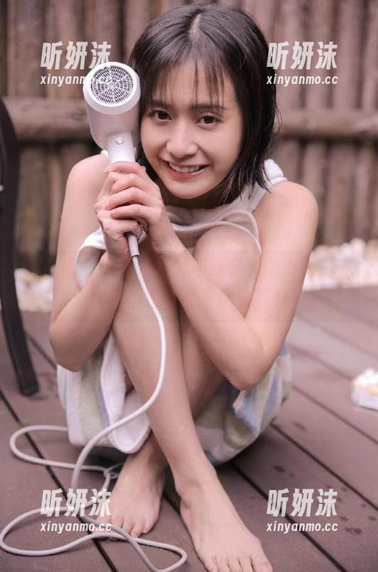 微密圈 - 追踪“楚楚不吃鱼”的女仆魅惑：海量原图资源等你来下载！