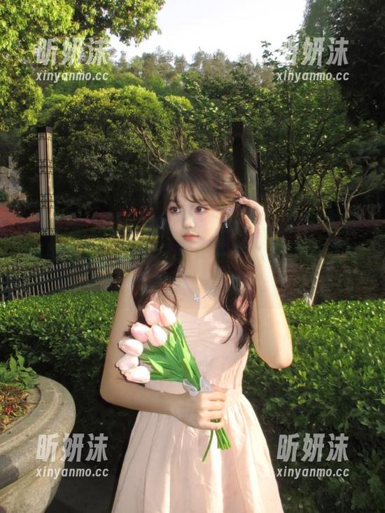 洁己u 微密圈 - 让人心动的“洁己u”浴缸作品持续更新,与你分享她在艺术创作中流淌的灵感与情感!