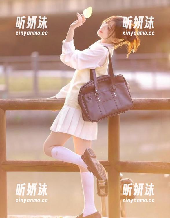 爱蜜社 - 走进九尾ivy的比基尼世界：精选写真作品集揭示夏日性感时刻