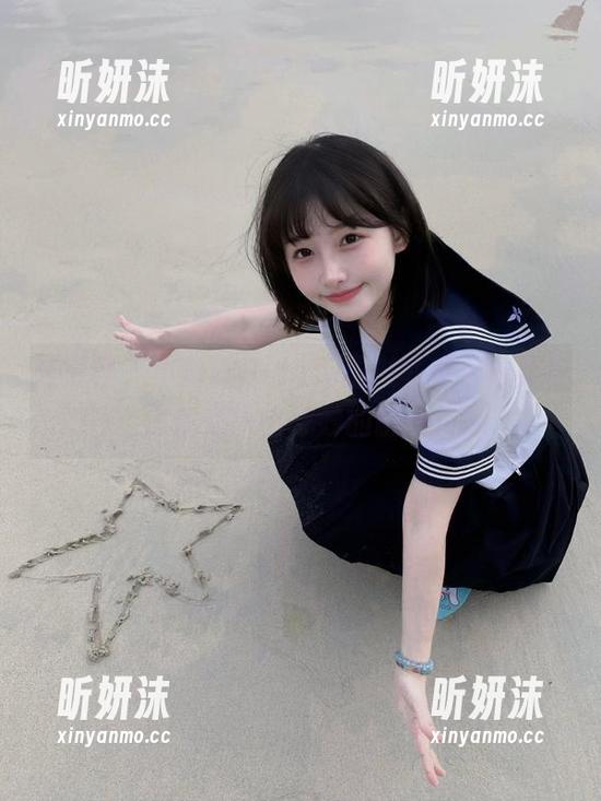 爱蜜社 - 小狐狸Sica无圣光写真，温柔与俏皮交织出奇妙的融合！