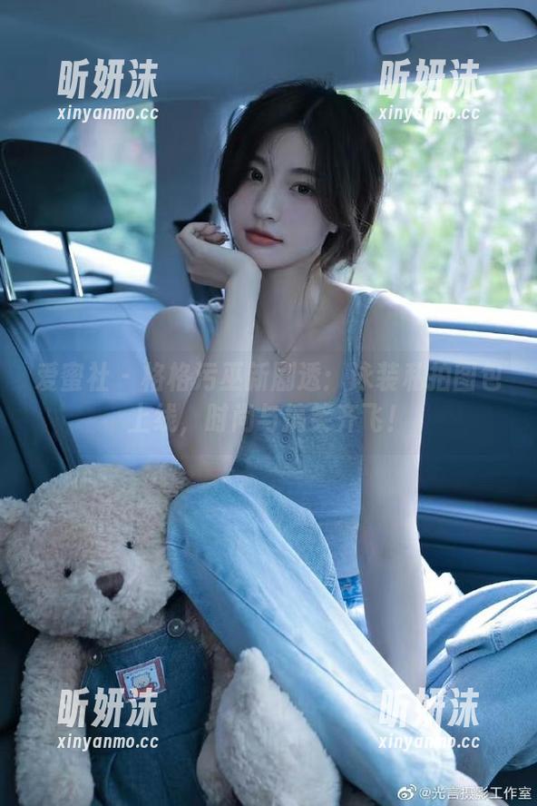 爱蜜社 - 格格污巫新剧透：泳装私拍图包上线，时尚与搞笑齐飞！