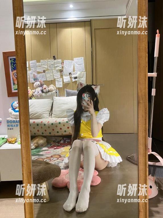 爱蜜社 - 莉莉Lily私房美图大放送，旗袍与时尚的完美邂逅等你来赏