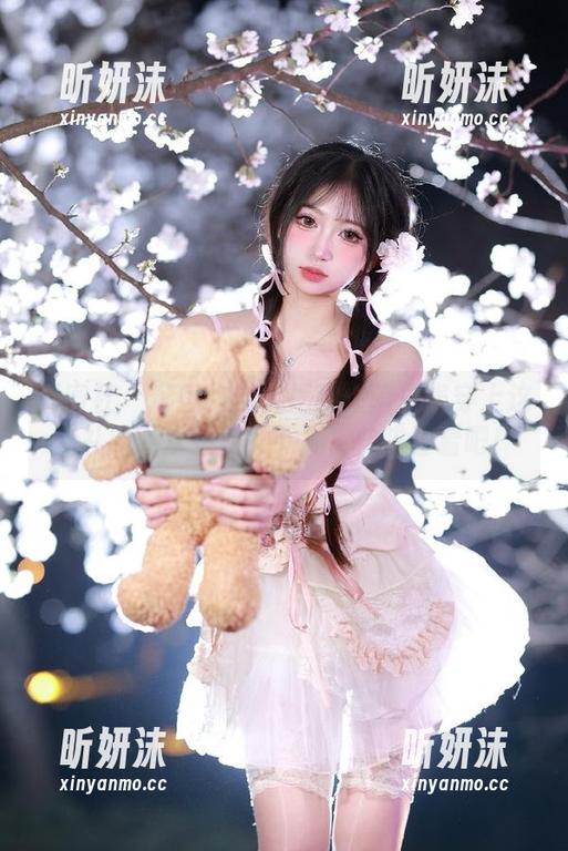 爱蜜社 - 私房作品大揭秘：萌白酱穿上这袭礼服简直是仙女下凡，快来看看吧！
