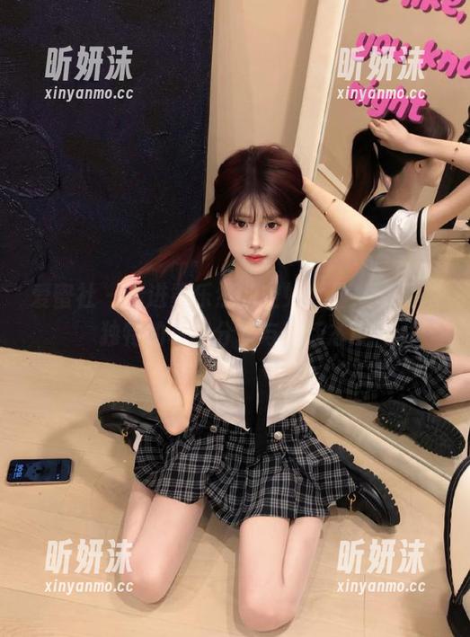 爱蜜社 - 走进黄乐然的空姐世界，感受她独特的写真分享与生活态度