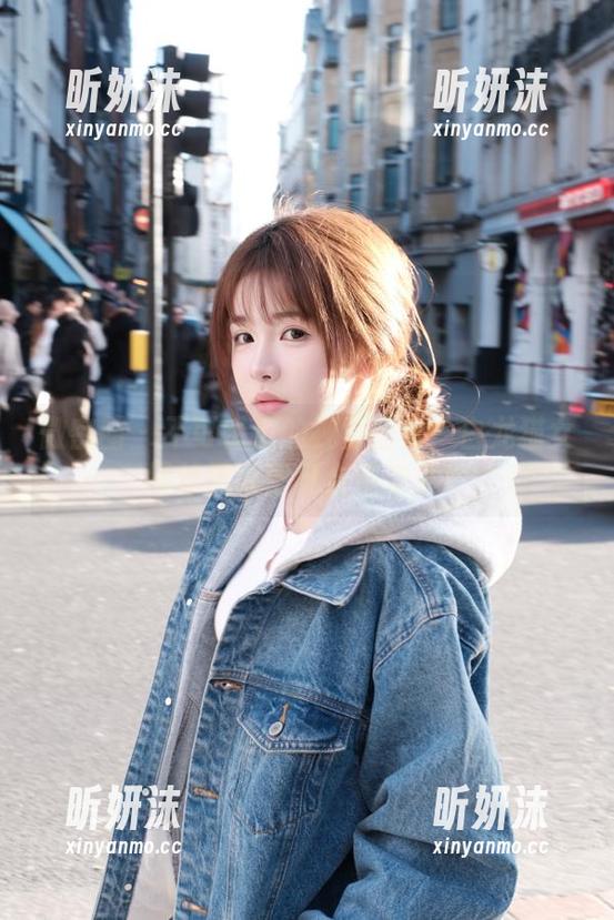 白龙猫女 微密圈 - 不可错过的视觉盛宴:白龙猫女黑丝黑靴壁纸合集来袭!