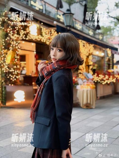 独特定制图集：祖木子在黄昏中演绎兔玩JK风情