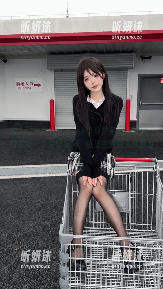 秀人网-AngelaLee李玲 秀人网 - AngelaLee李玲居家的美图集,捕捉每一个温馨细节,感受生活的无尽魅力!