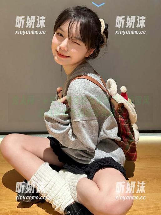 秀人网-e宝小野猫 秀人网 - e宝小野猫的私房作品:校园风光与青春气息的完美结合