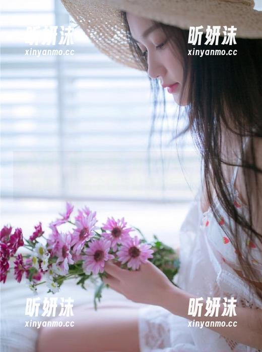 秀人网 - 黑色之美：叶梦轩最新写真作品原图，尽显个性与韵味的完美交融！