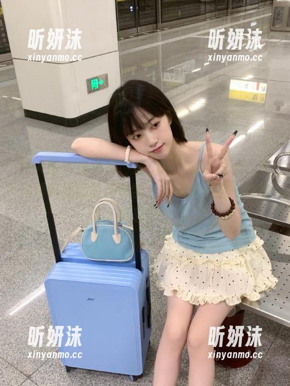 秀人网-夏诗诗Sally 秀人网 - 高清夏诗诗Sally套装图集,带你领略她的时尚哲学,快来捕捉这一刻的灵感吧!