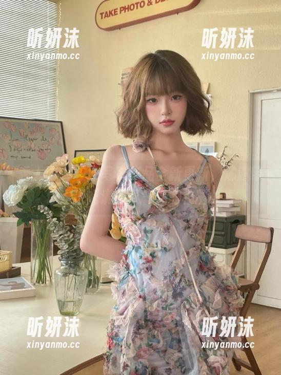 秀人网-娜露 秀人网 - 校服写真作品全新更新,娜露带你走进充满青春气息的校园故事