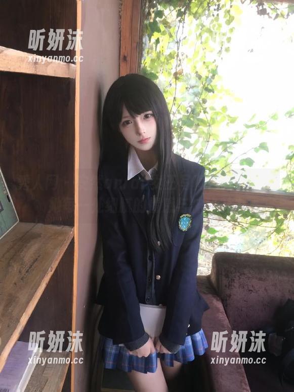 秀人网-安然anran 秀人网 - 安然anran女王写真合集:领略她每一处细腻的情感与神秘魅力