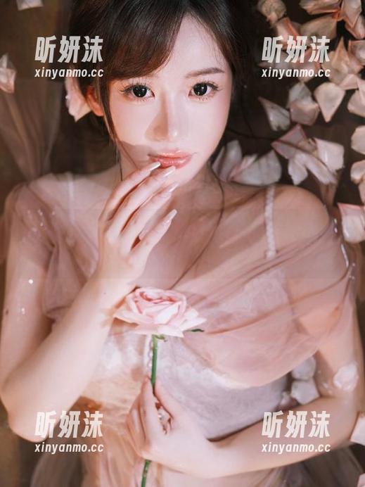 秀人网-小海臀Rena 秀人网 - 小海臀Rena居家写真,原图展现的私房风格让你欲罢不能
