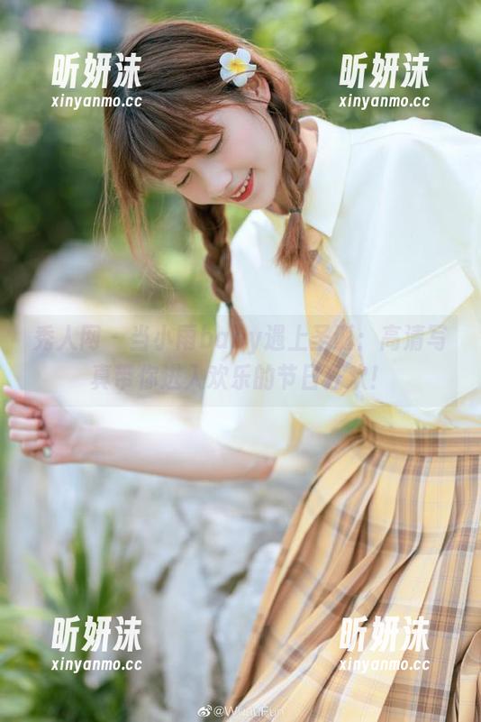 秀人网-小雨baby 秀人网 - 当小雨baby遇上圣诞:高清写真带你进入欢乐的节日狂欢!